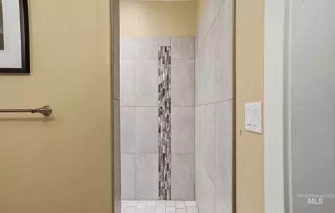 Bath - 1275 E Lone Creek Dr, Eagle, ID 83616 photo 2 of 2