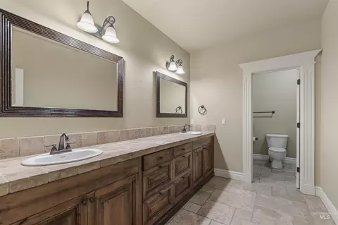 Bath - 2149 W Preston St, Eagle, ID 83616 photo 1 of 4
