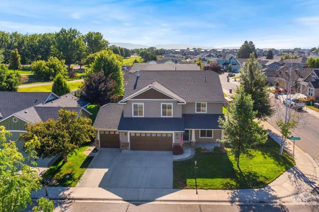 926 N Oxwich Ave, Meridian, ID 83642