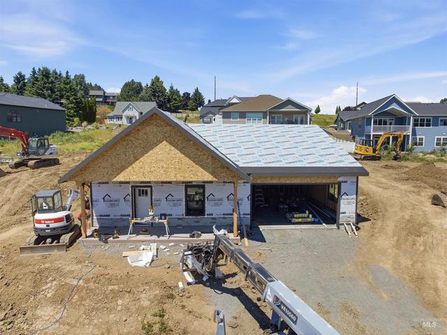 2824 Cyprus Ct, Moscow, ID 83843