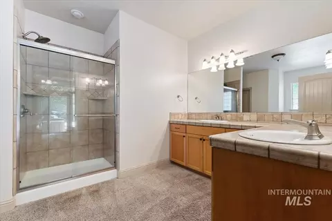 Bath - 2283 W Stansbury Dr, Eagle, ID 83616 photo 1 of 3