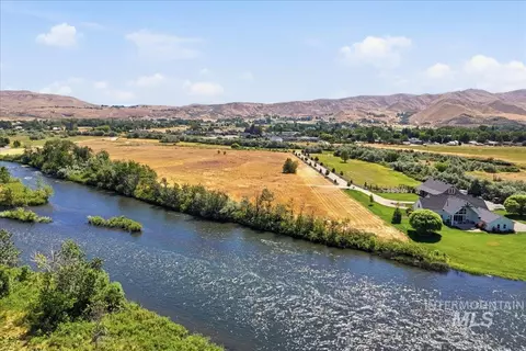 2325 River Ranch Ln, Emmett, ID 83617