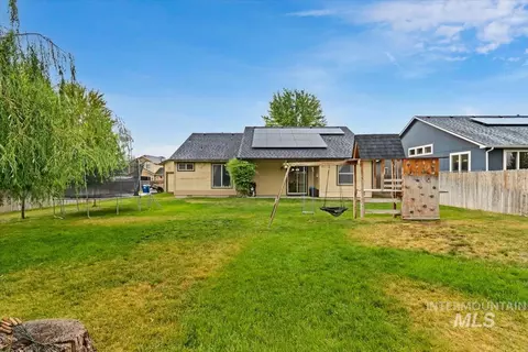 Exterior - 910 Donna Crt, Parma, ID 83660 photo 6 of 13