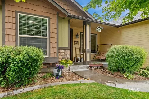 Exterior - 910 Donna Crt, Parma, ID 83660 photo 12 of 13