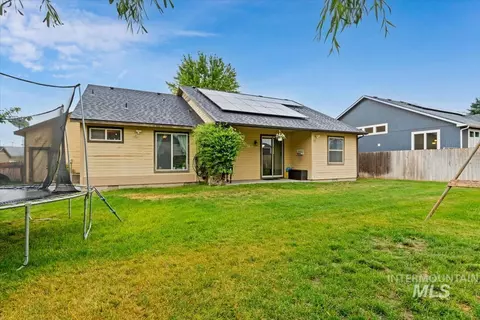 Exterior - 910 Donna Crt, Parma, ID 83660 photo 8 of 13