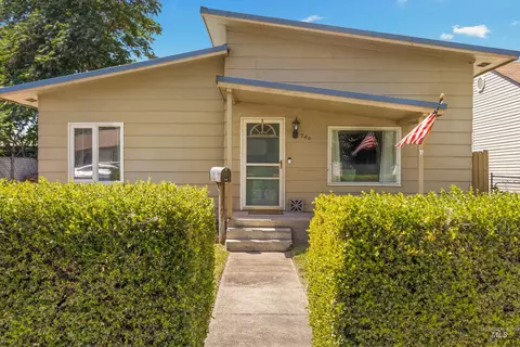 740 9th St, Clarkston, WA 99403