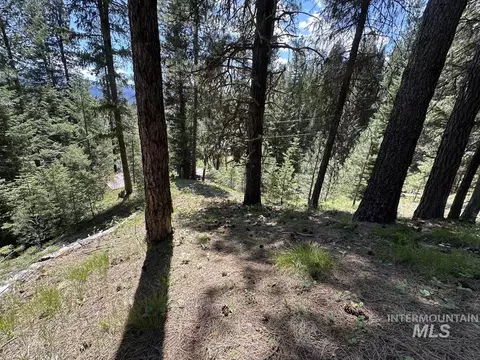 9810 Brian Way, Cascade, ID 83611 photo 3