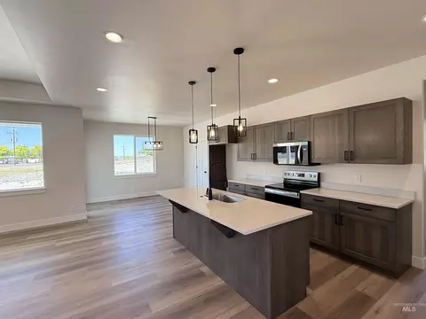 720 W Clark St, Paul, ID 83347 photo 2