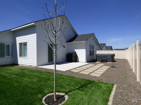 Exterior - 2708 E Buckaroo Dr, Kuna, ID 83634 photo 5 of 14