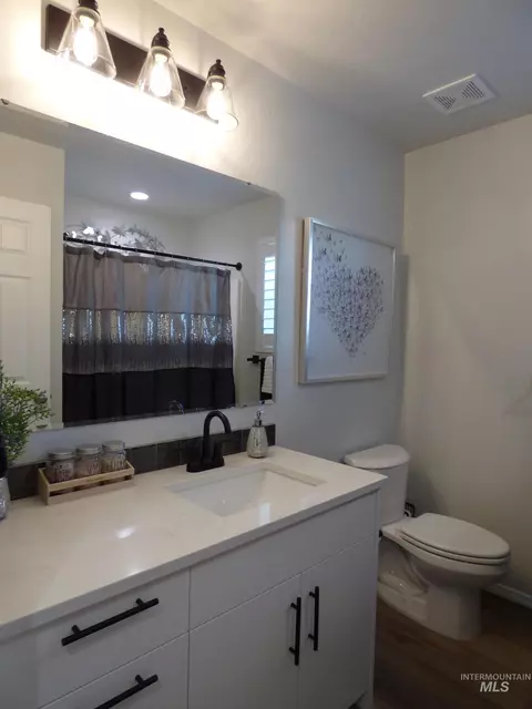 Bath - 2708 E Buckaroo Dr, Kuna, ID 83634 photo 2 of 5