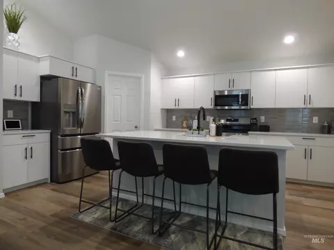 Kitchen - 2708 E Buckaroo Dr, Kuna, ID 83634 photo 5 of 5