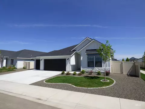Exterior - 2708 E Buckaroo Dr, Kuna, ID 83634 photo 1 of 14