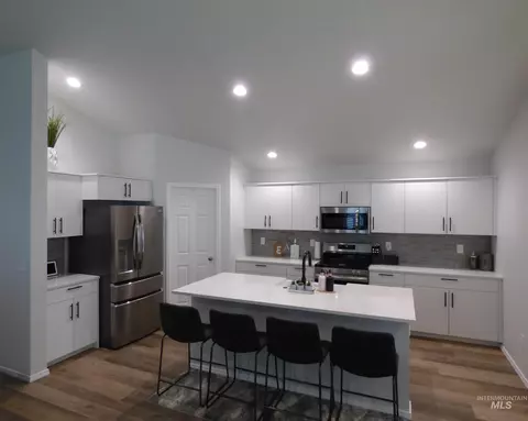 Kitchen - 2708 E Buckaroo Dr, Kuna, ID 83634 photo 3 of 5