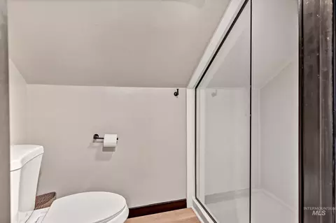 Bath - 2395 E Gloucester Pl, Boise, ID 83706 photo 6 of 6