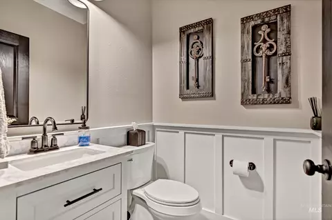 Bath - 2395 E Gloucester Pl, Boise, ID 83706 photo 3 of 6