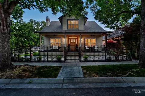 2395 E Gloucester Pl, Boise, ID 83706