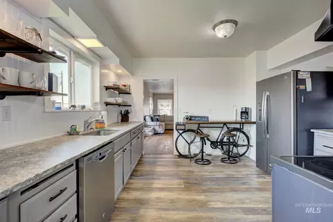 Kitchen - 1440 E 6th St, Weiser, ID 83672 photo 2 of 5