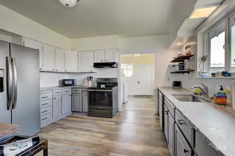 Kitchen - 1440 E 6th St, Weiser, ID 83672 photo 1 of 5