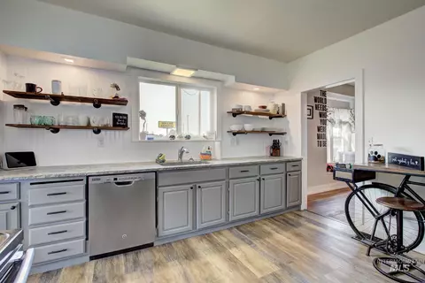 Kitchen - 1440 E 6th St, Weiser, ID 83672 photo 4 of 5