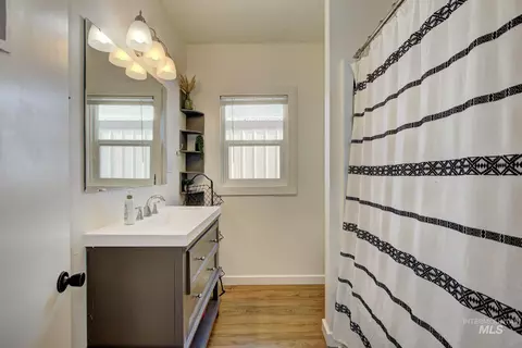 Bath - 1440 E 6th St, Weiser, ID 83672 photo 1 of 3
