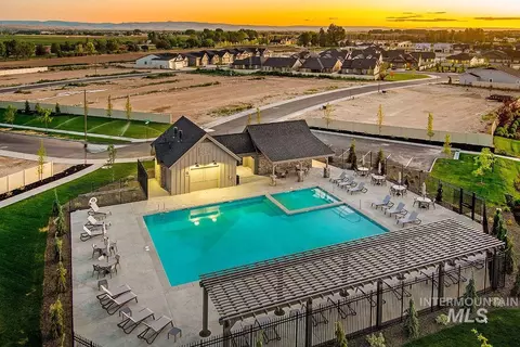 3703 E Cedarhurst Ln, Meridian, ID 83642 photo 2