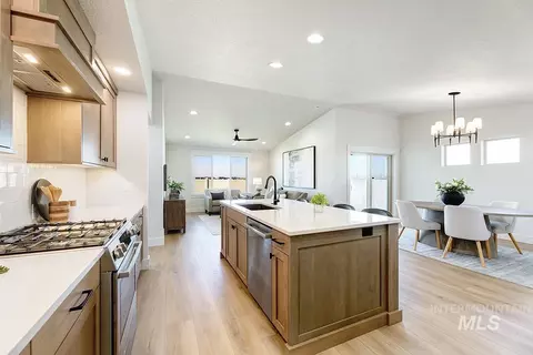 3703 E Cedarhurst Ln, Meridian, ID 83642 photo 9