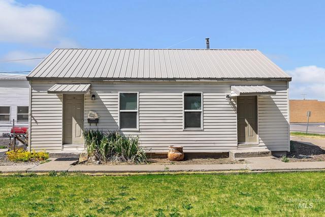317 Idaho St, Gooding, ID 83330