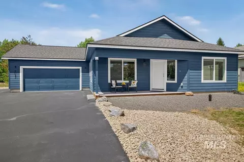 1023 Kaitlyn Loop, Mccall, ID 83638