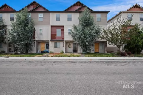8695 W Pine Valley Ln, Boise, ID 83709