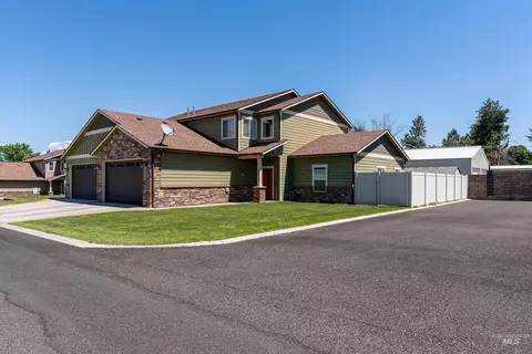 721 Linden Ave #D, Lewiston, ID 83501