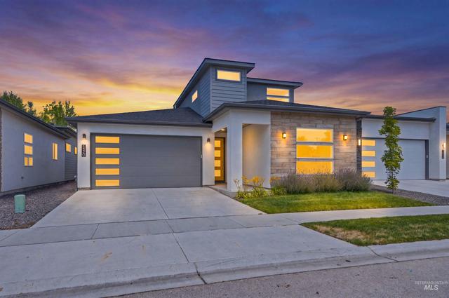 1520 E Jade Creek St, Eagle, ID 83616