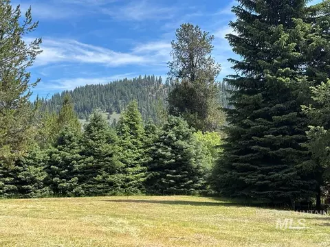 62 Newell Dr, Cascade, ID 83611 photo 2