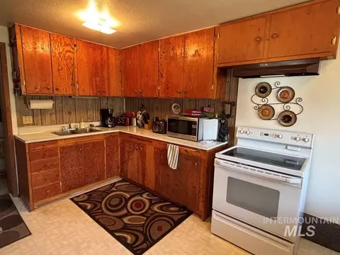 62 Newell Dr, Cascade, ID 83611 photo 13