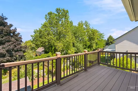 Exterior - 2468 E Heathfield Ct, Eagle, ID 83616 photo 7 of 16