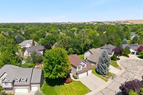 View/Area - 2468 E Heathfield Ct, Eagle, ID 83616 photo 2 of 4