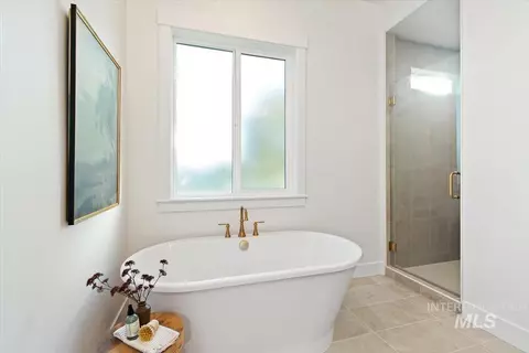 Bath - 6295 W Sollas Ct, Eagle, ID 83616 photo 3 of 8