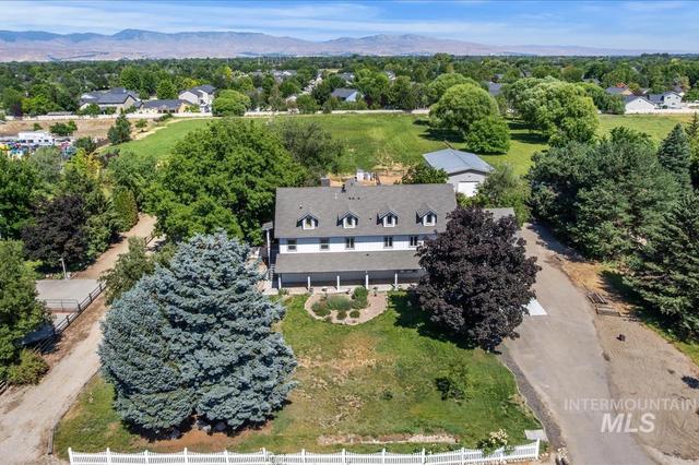3040 N Duane Dr, Meridian, ID 83646