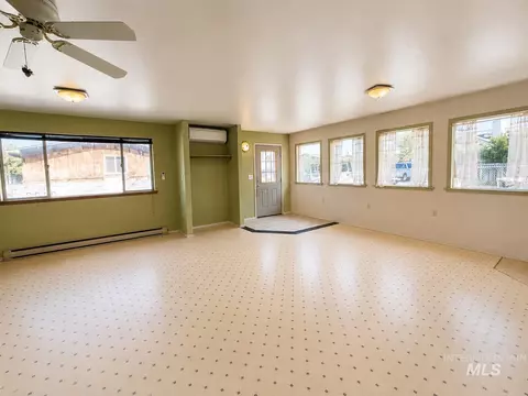 16434 Pride Ln, Caldwell, ID 83607 photo 2