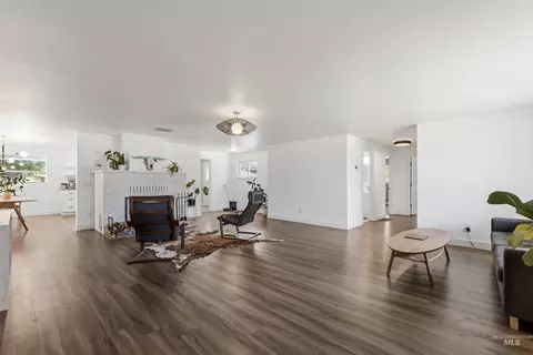 355 E Beacon Light Rd, Eagle, ID 83616 photo 5