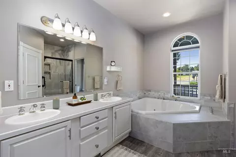Bath - 3716 N 2544 E, Twin Falls, ID 83301 photo 2 of 6
