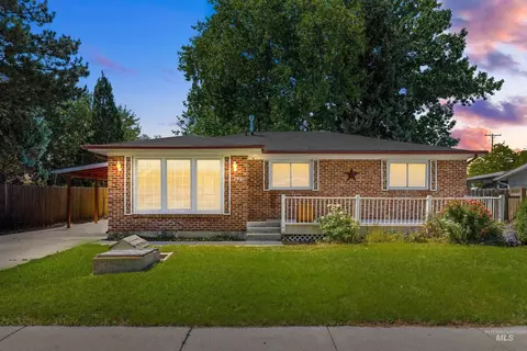 8941 W Donnybrook Dr, Boise, ID 83709