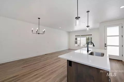 768 S Calhoun Ln, Star, ID 83669 photo 9