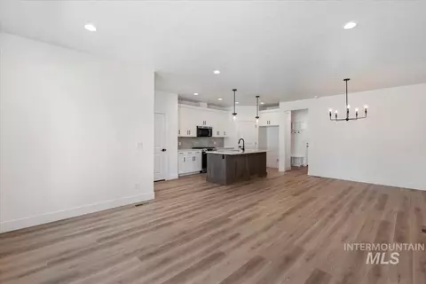 768 S Calhoun Ln, Star, ID 83669 photo 3