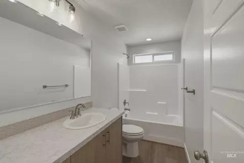 Bath - 7284 W Trumbull Ct, Eagle, ID 83616 photo 1 of 1