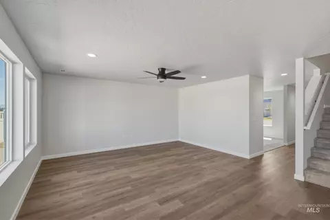 Living - 7284 W Trumbull Ct, Eagle, ID 83616 photo 2 of 3