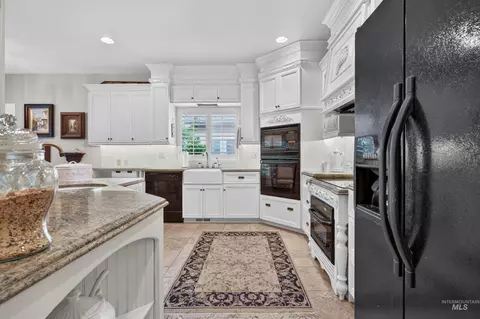 Kitchen - 1670 S Willow Lake Way, Eagle, ID 83616 photo 2 of 4