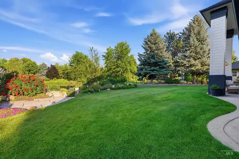 Exterior - 1100 S Arbor Island Way, Eagle, ID 83616 photo 3 of 7