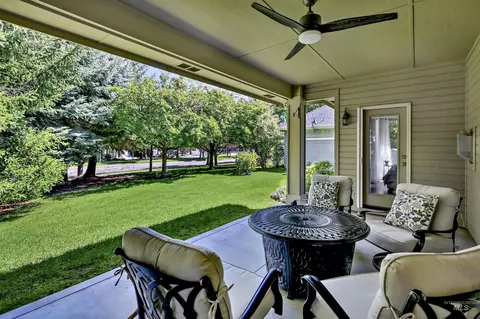 Exterior - 830 E Thunderbird Ct, Eagle, ID 83616 photo 5 of 10