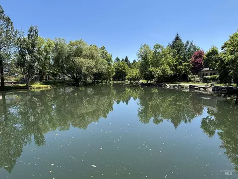 View/Area - 830 E Thunderbird Ct, Eagle, ID 83616 photo 1 of 1