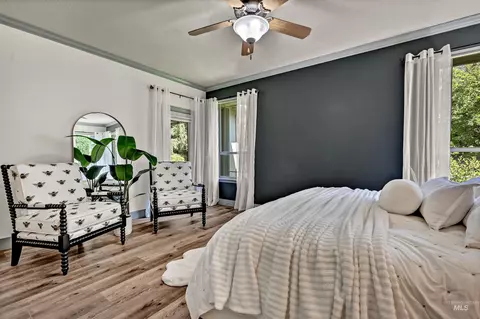 Bedroom - 830 E Thunderbird Ct, Eagle, ID 83616 photo 2 of 5